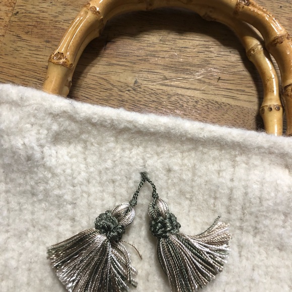 Cutie Handmade Ivory Sweater Purse Bag with Wooden Handles - Picture 2 of 7